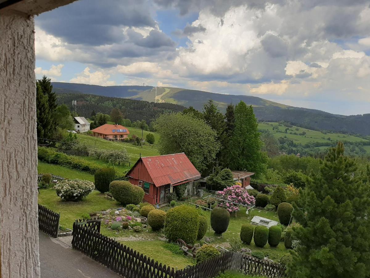 Naproti Klinovci Villa Яхимов Екстериор снимка