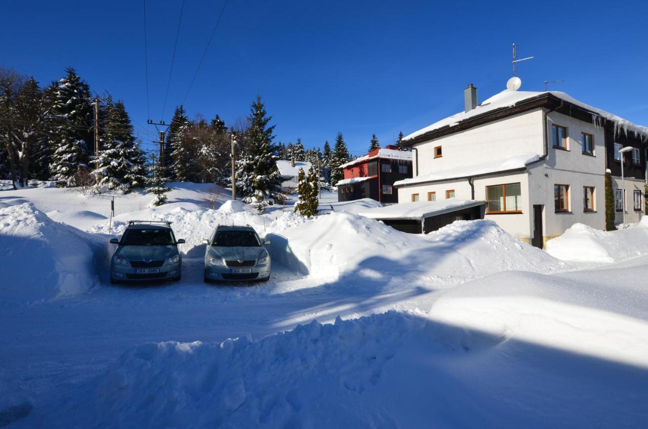 Naproti Klinovci Villa Яхимов Екстериор снимка